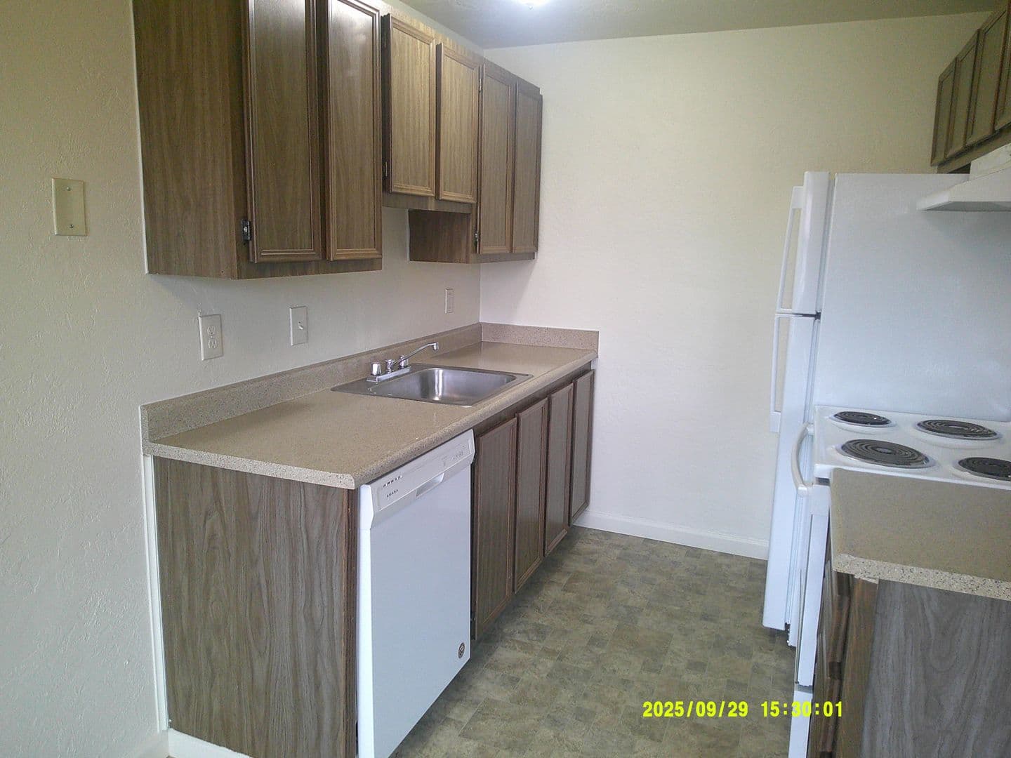 Salem Apartment: 1253 Royvonne Ave. SE