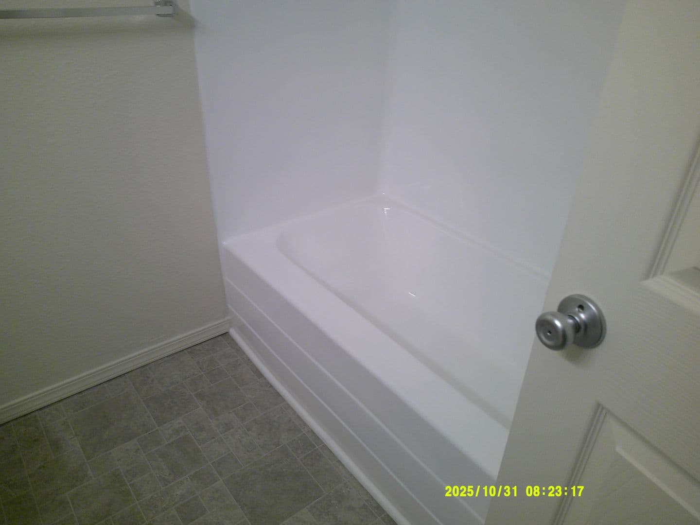 Salem Apartment: 1253 Royvonne Ave. SE