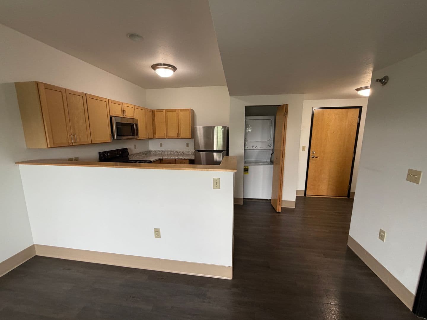 Milwaukee Apartment: 1830 N Hubbard Street