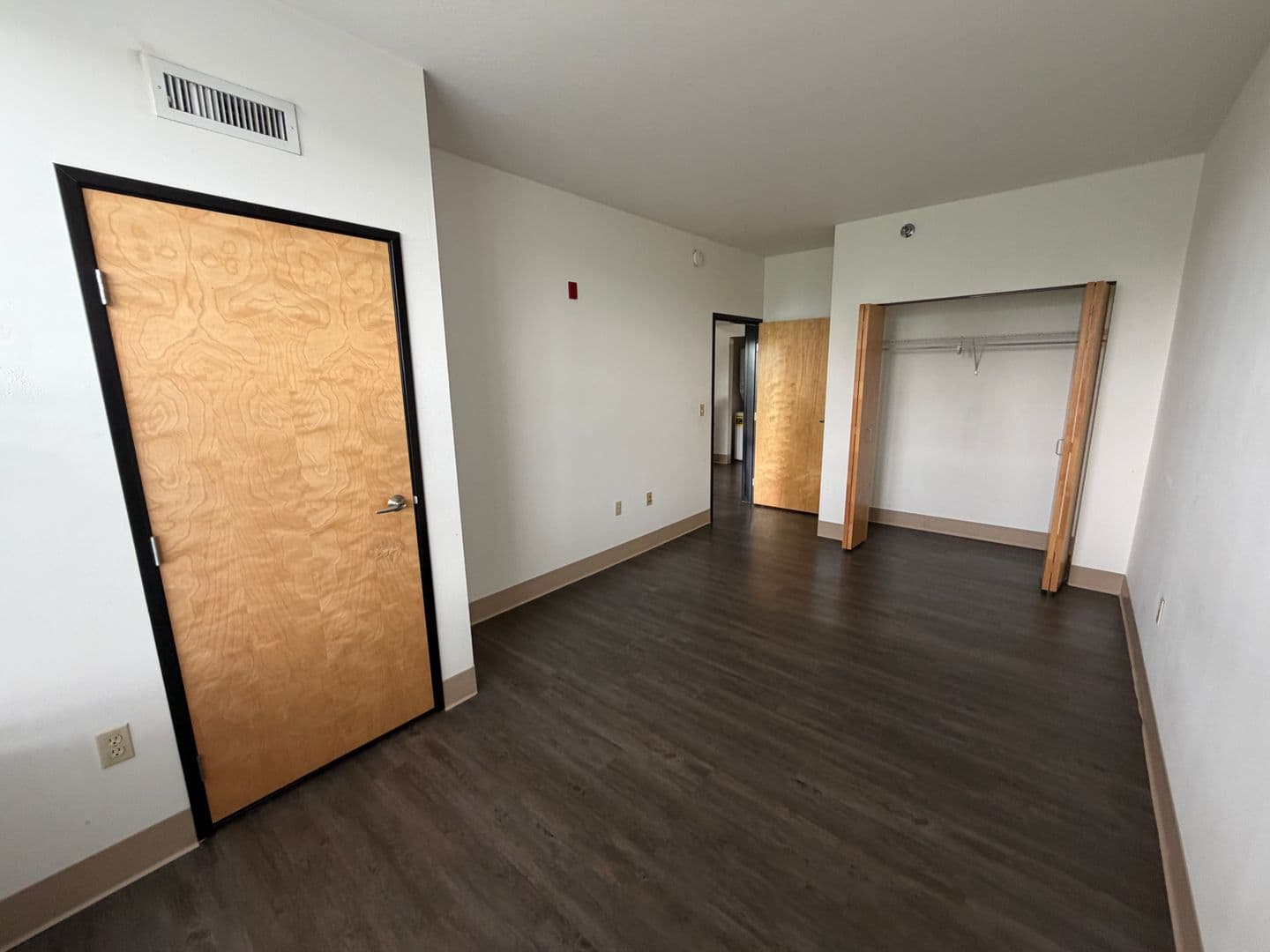 Milwaukee Apartment: 1830 N Hubbard Street