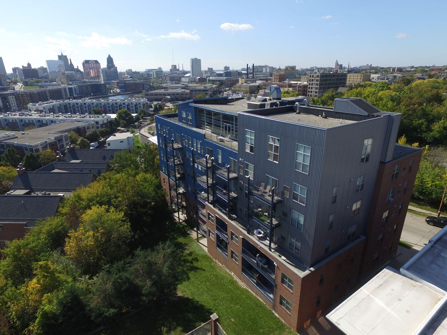 Milwaukee Apartment: 1830 N Hubbard Street