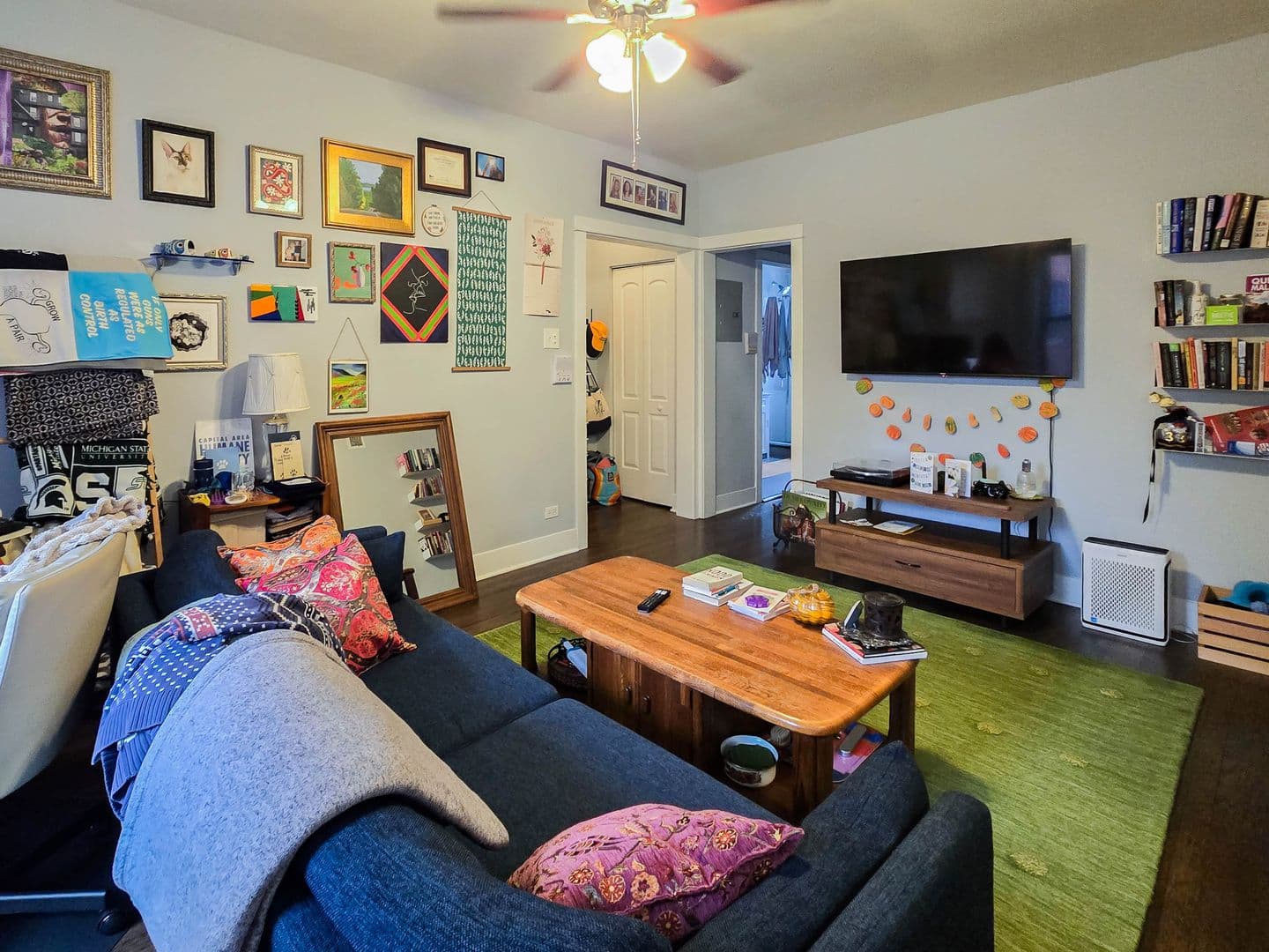 Chicago Apartment: 5553 N. Magnolia Ave.