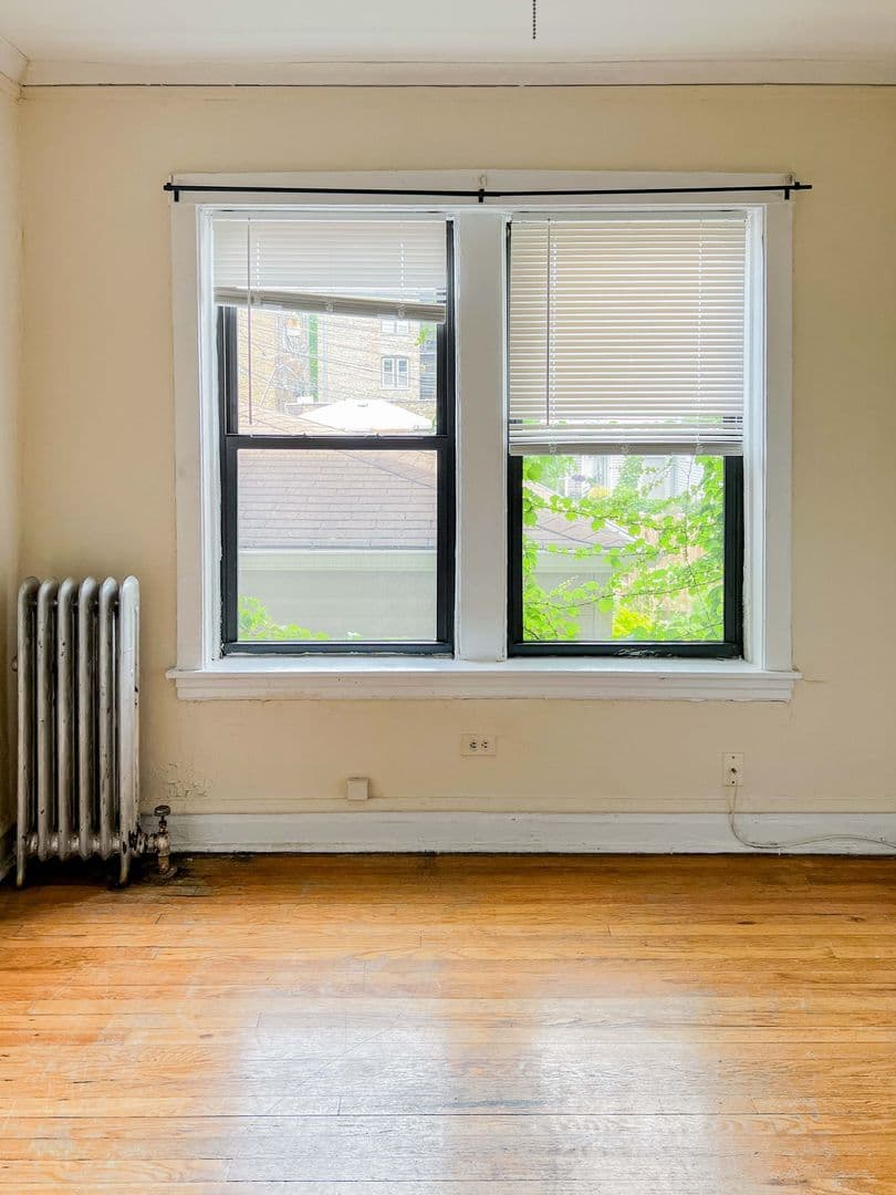 Chicago Apartment: 4844 N. Rockwell St.
