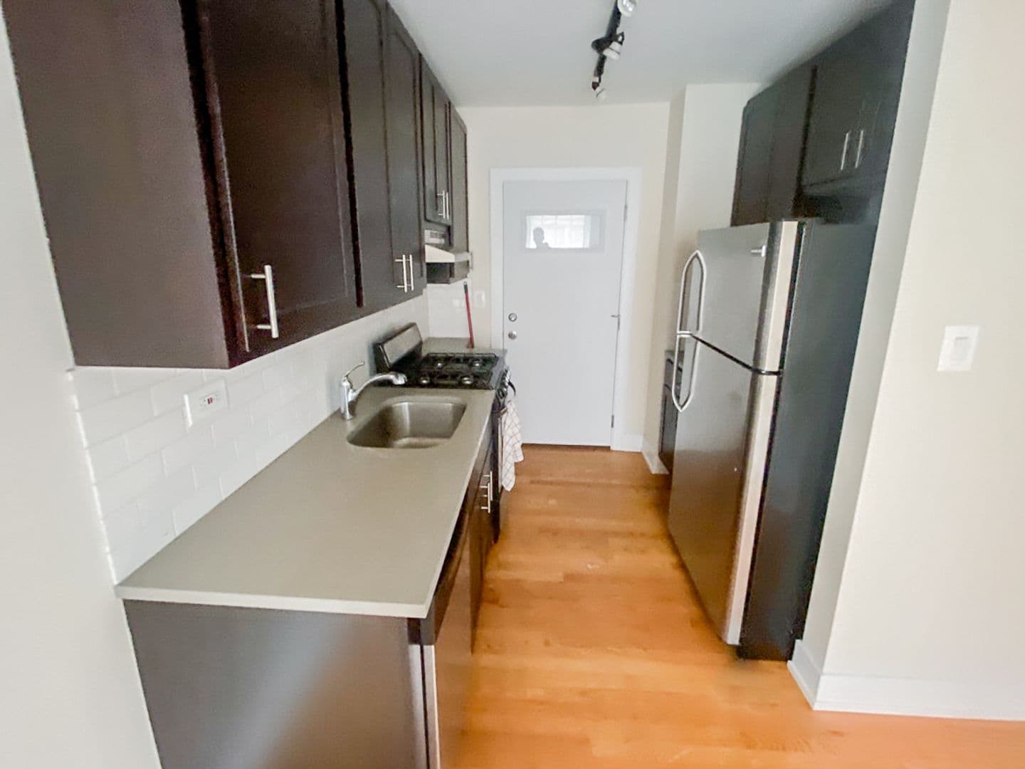 Chicago Apartment: 512 W. Cornelia Ave.