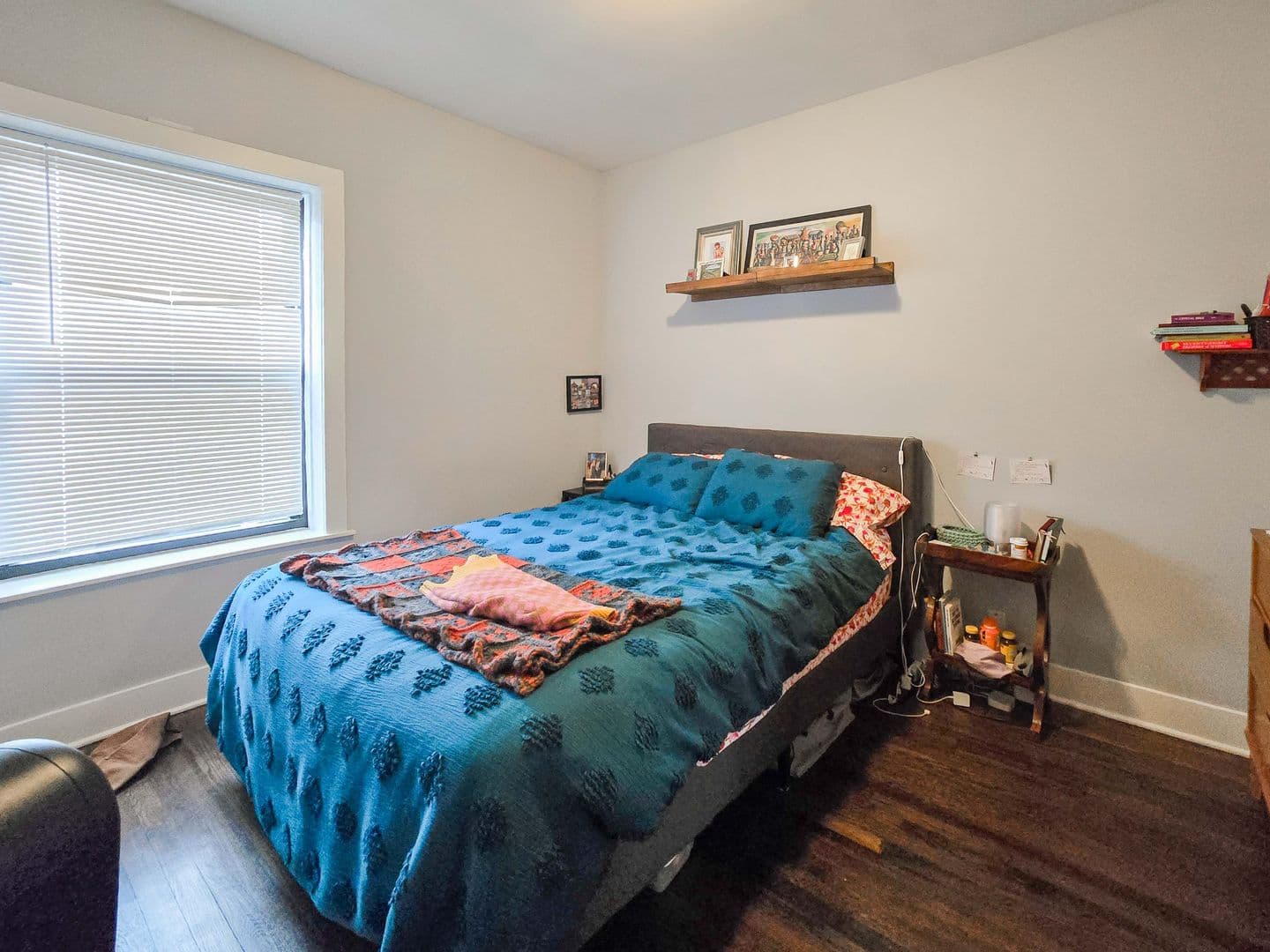 Chicago Apartment: 5553 N. Magnolia Ave.