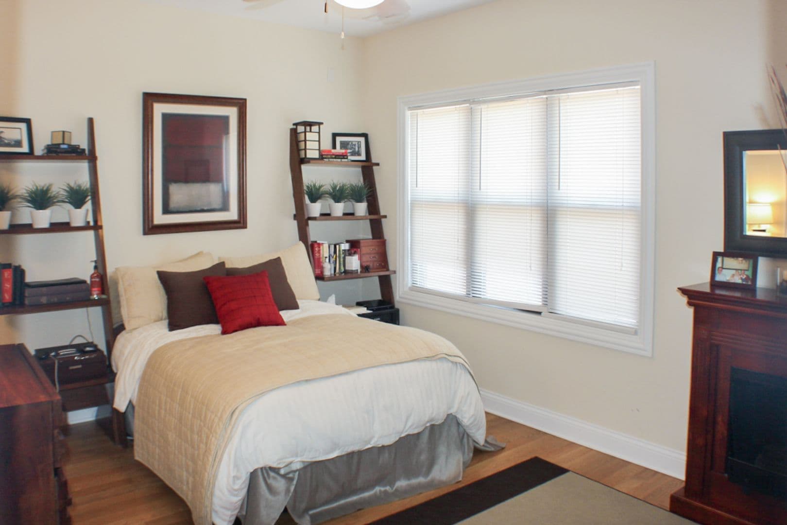 Chicago Apartment: 3229 N. Kenmore Ave.