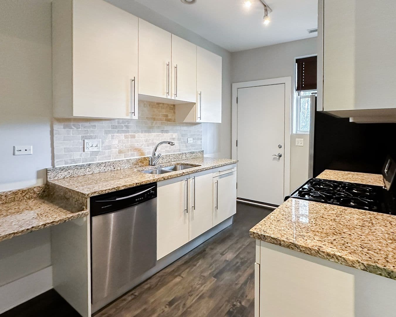 Chicago Apartment: 1849 W. Cornelia Ave.