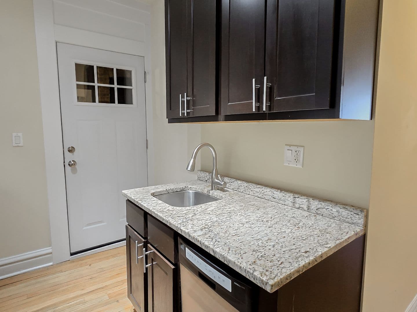 Chicago Apartment: 4715 N. Leavitt St.