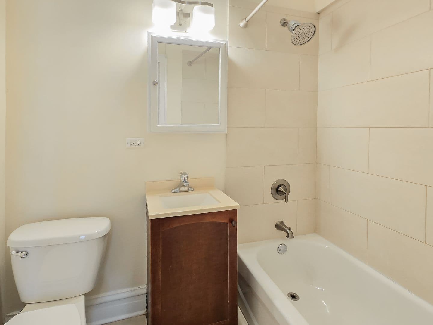Chicago Apartment: 4715 N. Leavitt St.