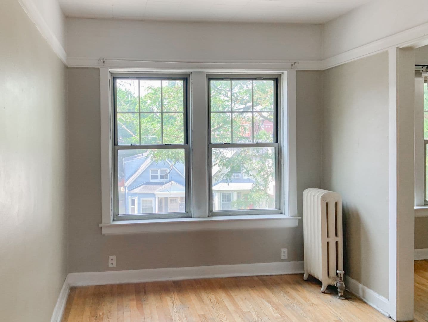 Chicago Apartment: 1916 W. Winona St.