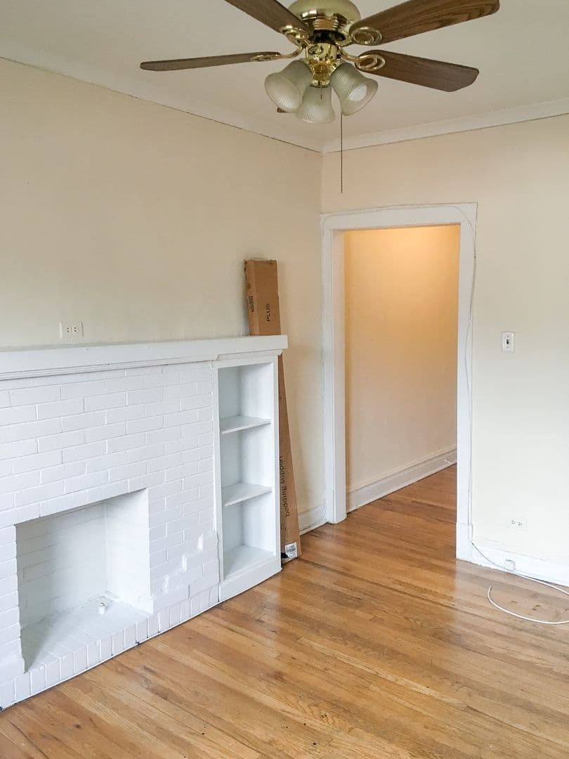 Chicago Apartment: 4844 N. Rockwell St.