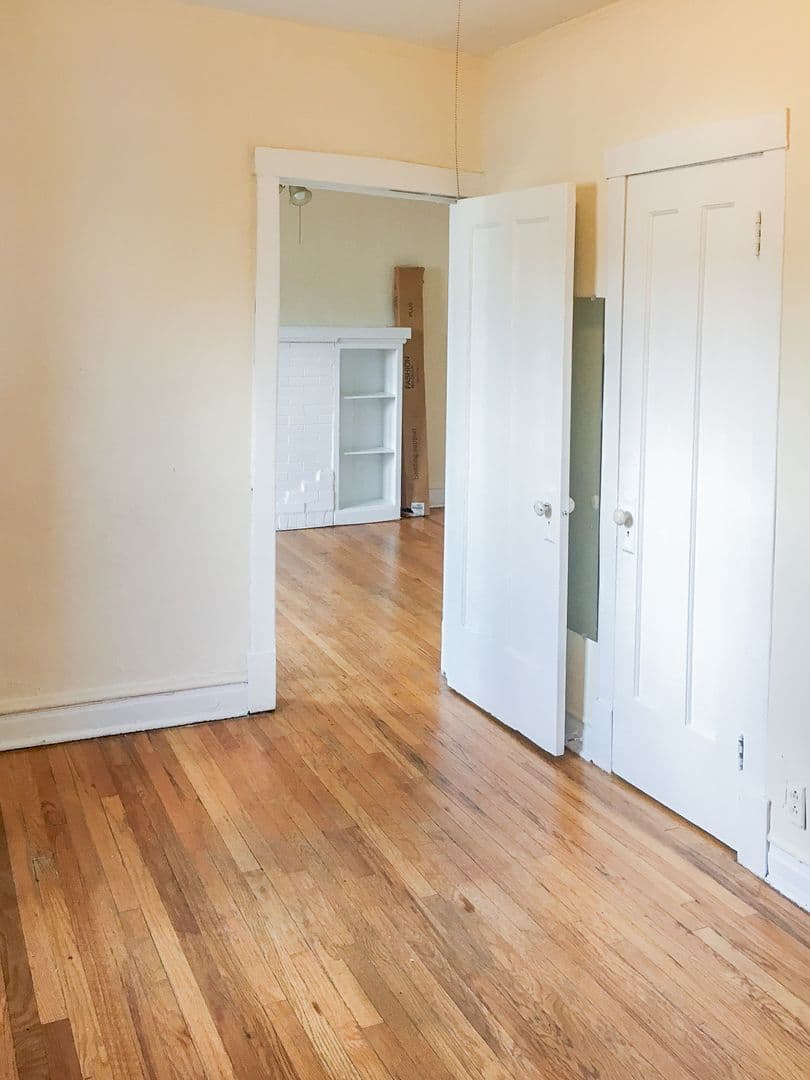 Chicago Apartment: 4844 N. Rockwell St.