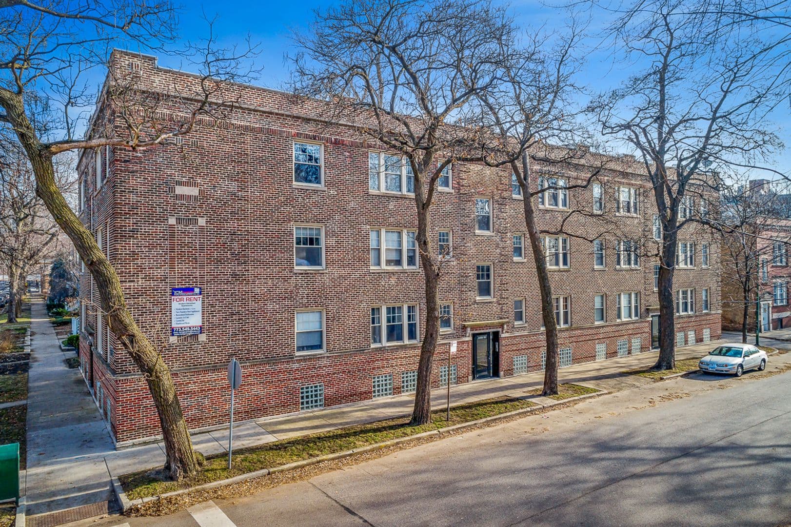 Chicago Apartment: 1849 W. Cornelia Ave.
