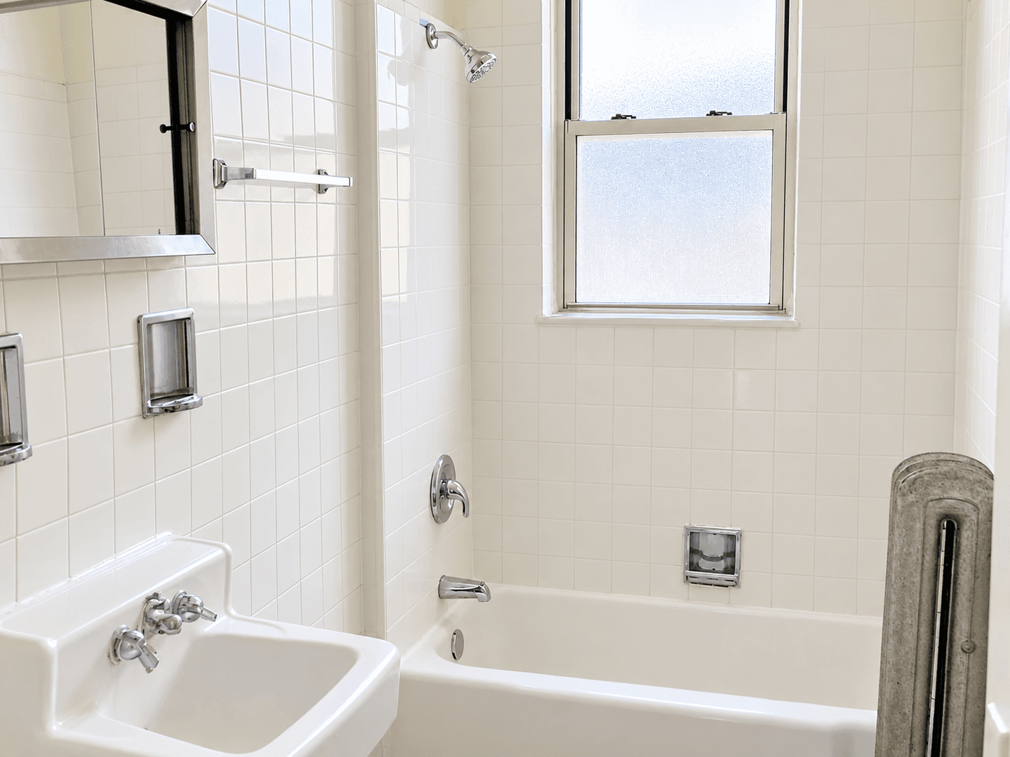 Chicago Apartment: 1916 W. Winona St.