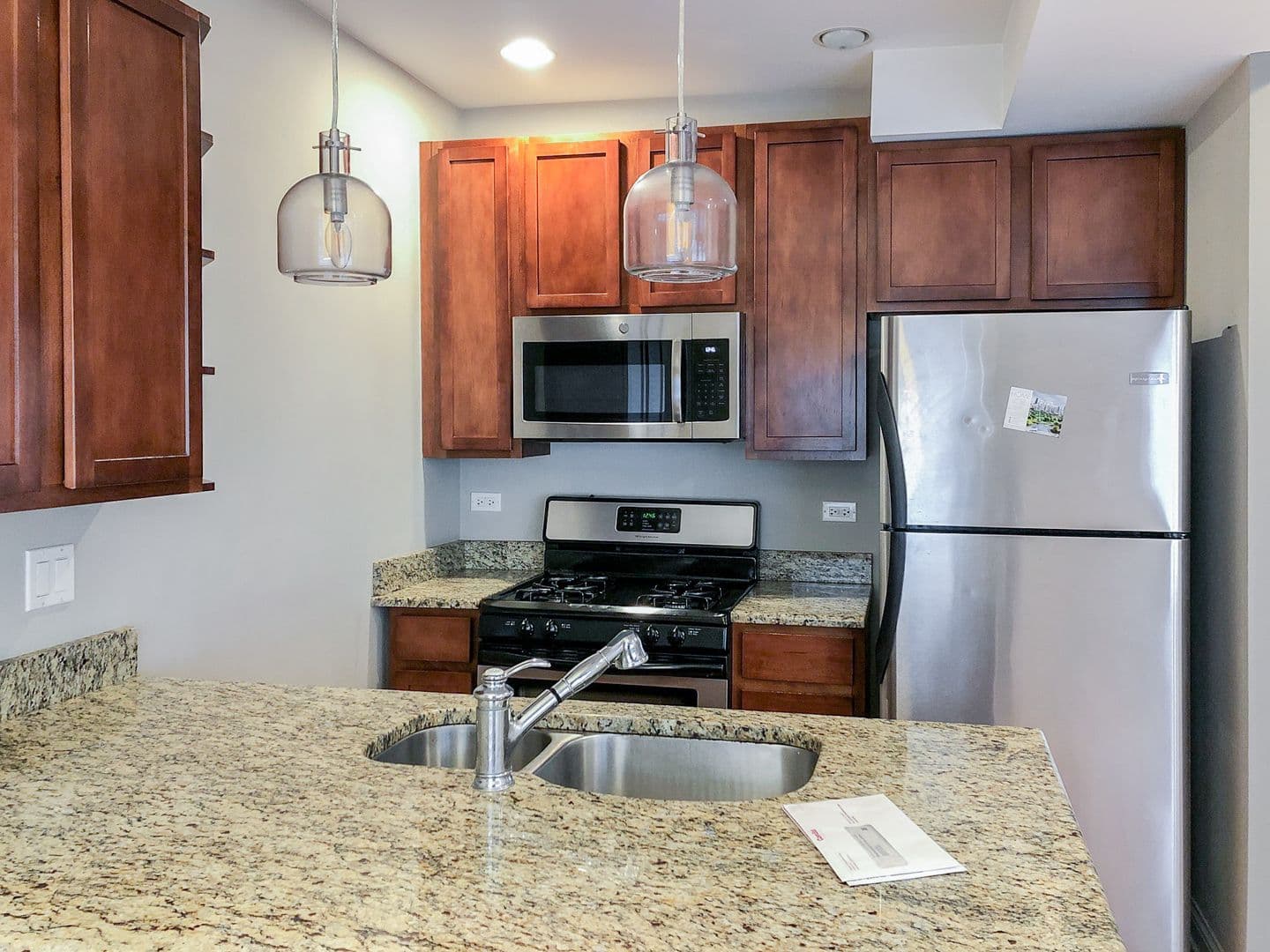 Chicago Apartment: 1634 W. Grace St.