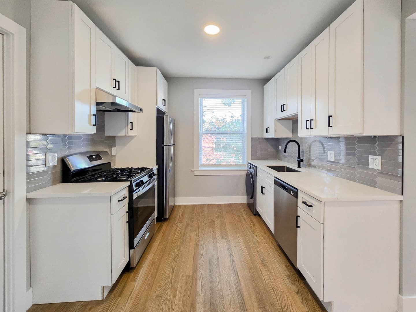 Chicago Apartment: 4917 N. Hermitage Ave.