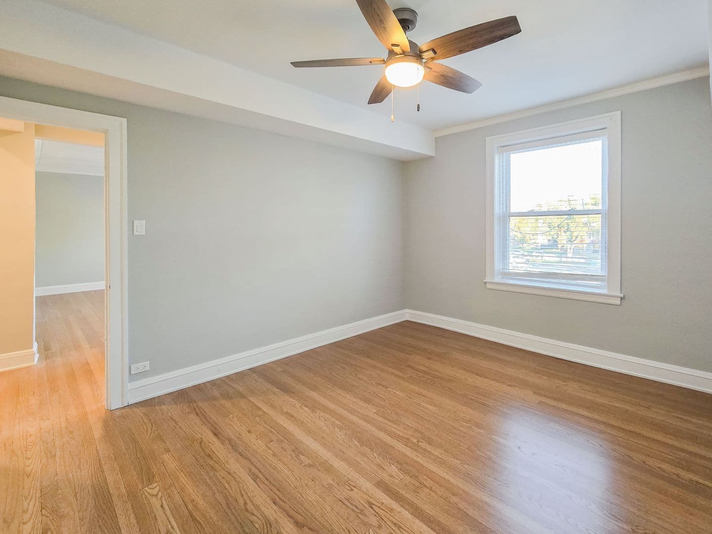 Chicago Apartment: 4917 N. Hermitage Ave.
