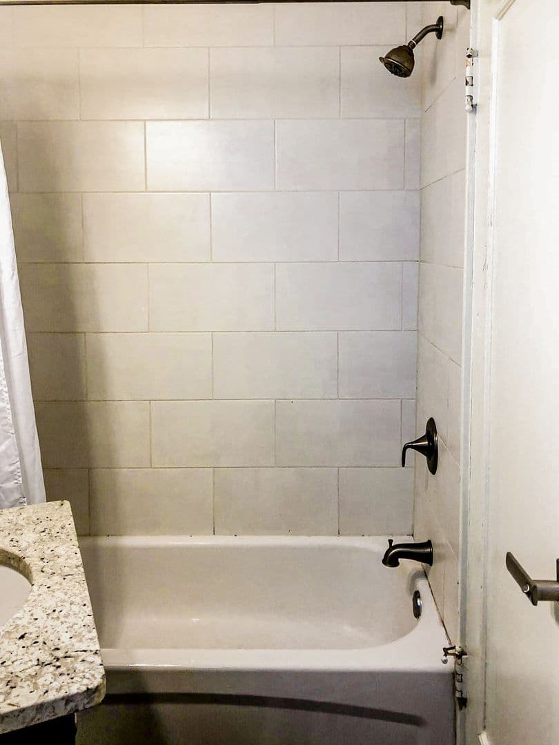 Chicago Apartment: 2229 W. Wilson Ave.
