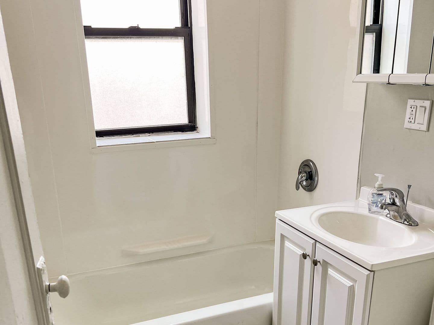 Chicago Apartment: 4844 N. Rockwell St.