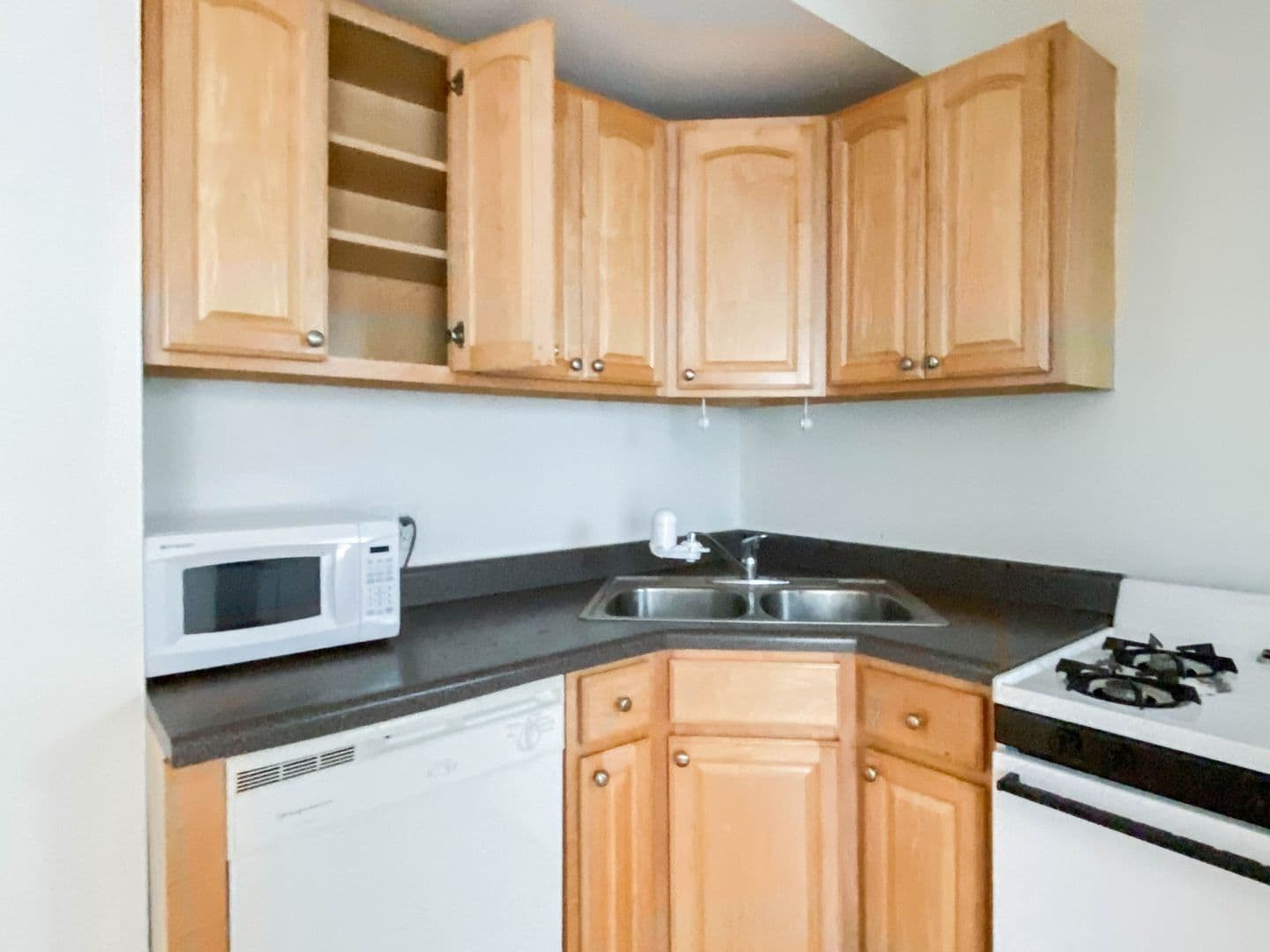 Chicago Apartment: 3521 N. Broadway St.