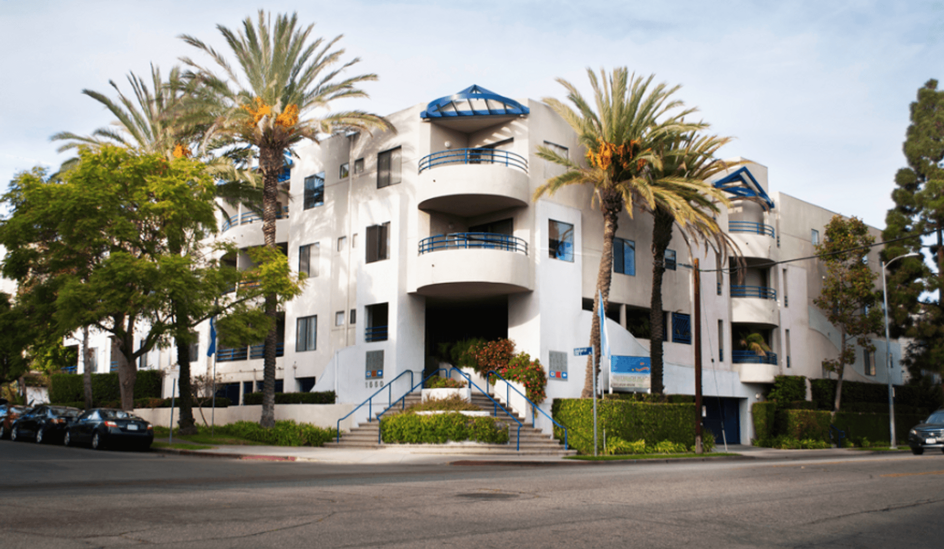 W. Los Angeles Apartment: 1550 Amherst Avenue