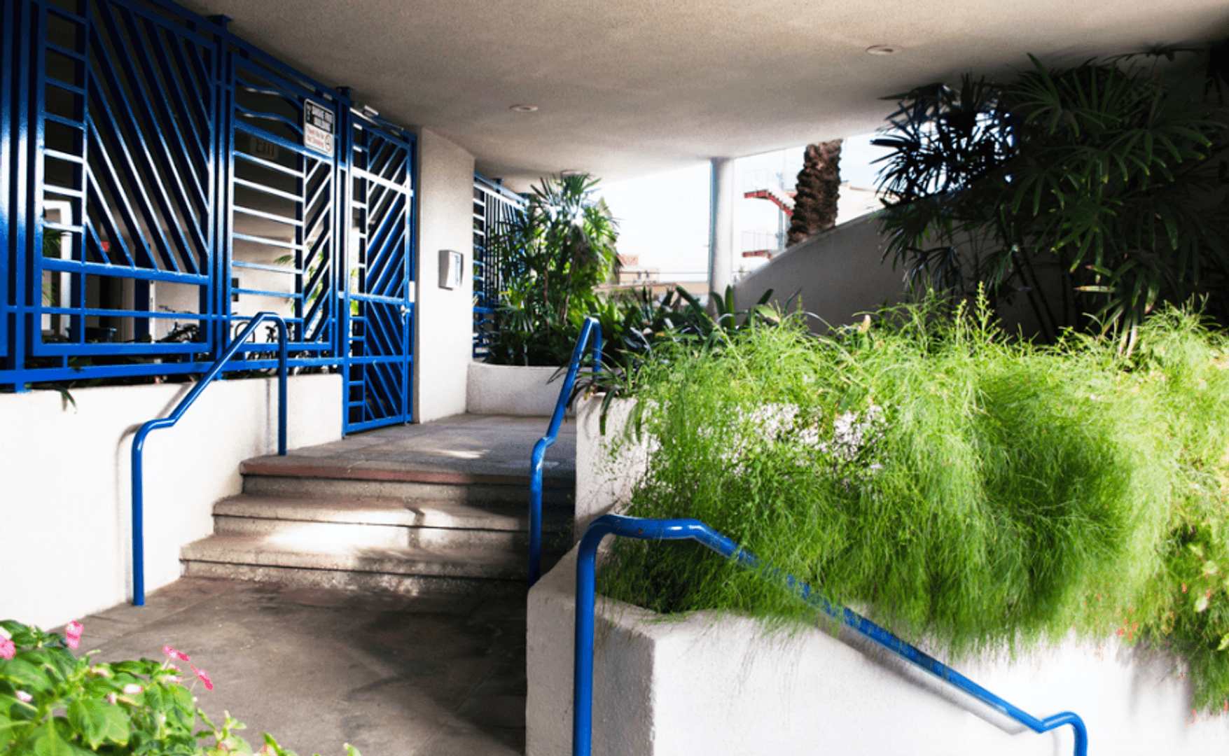 W. Los Angeles Apartment: 1550 Amherst Avenue