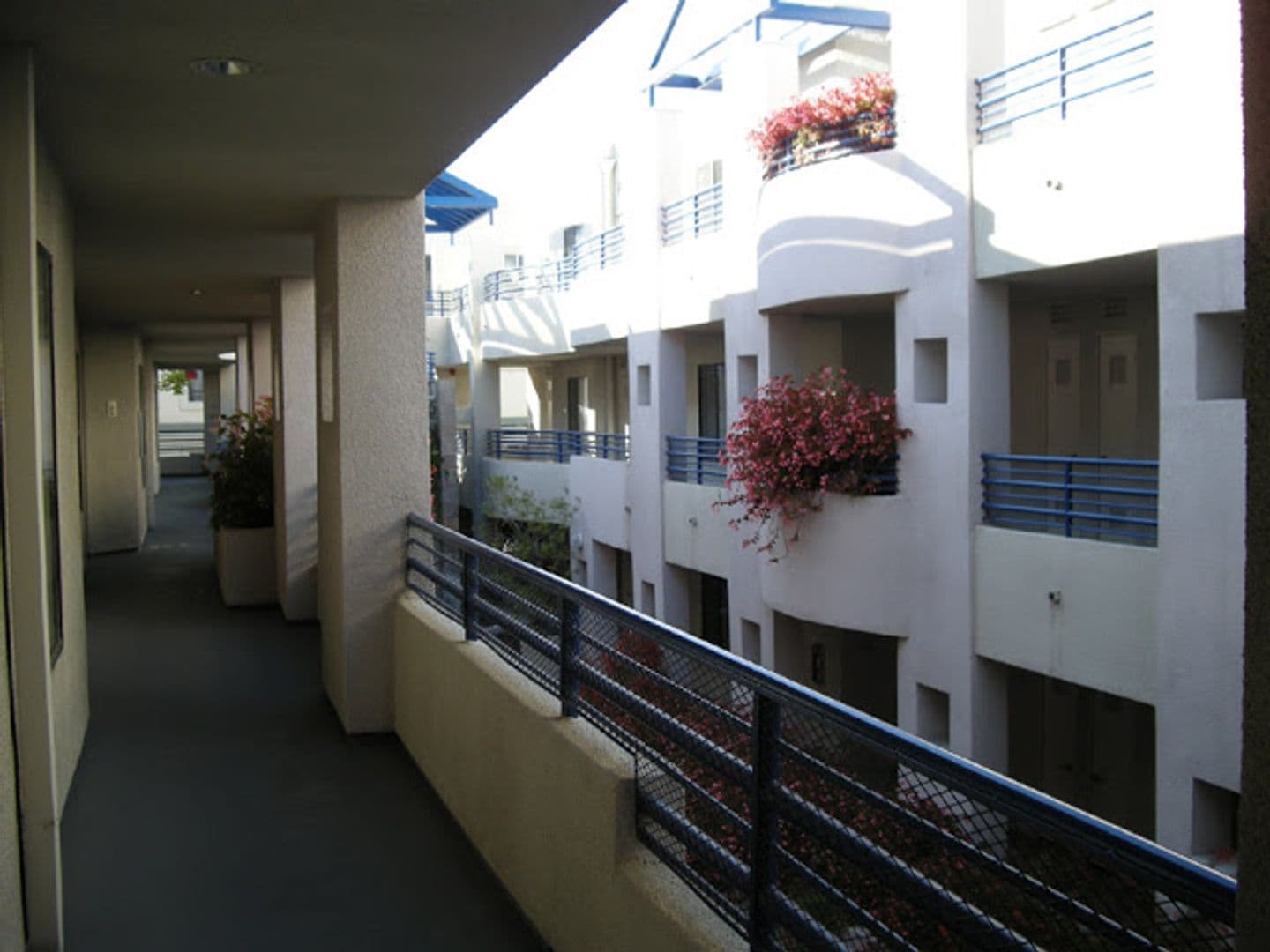 W. Los Angeles Apartment: 1550 Amherst Avenue
