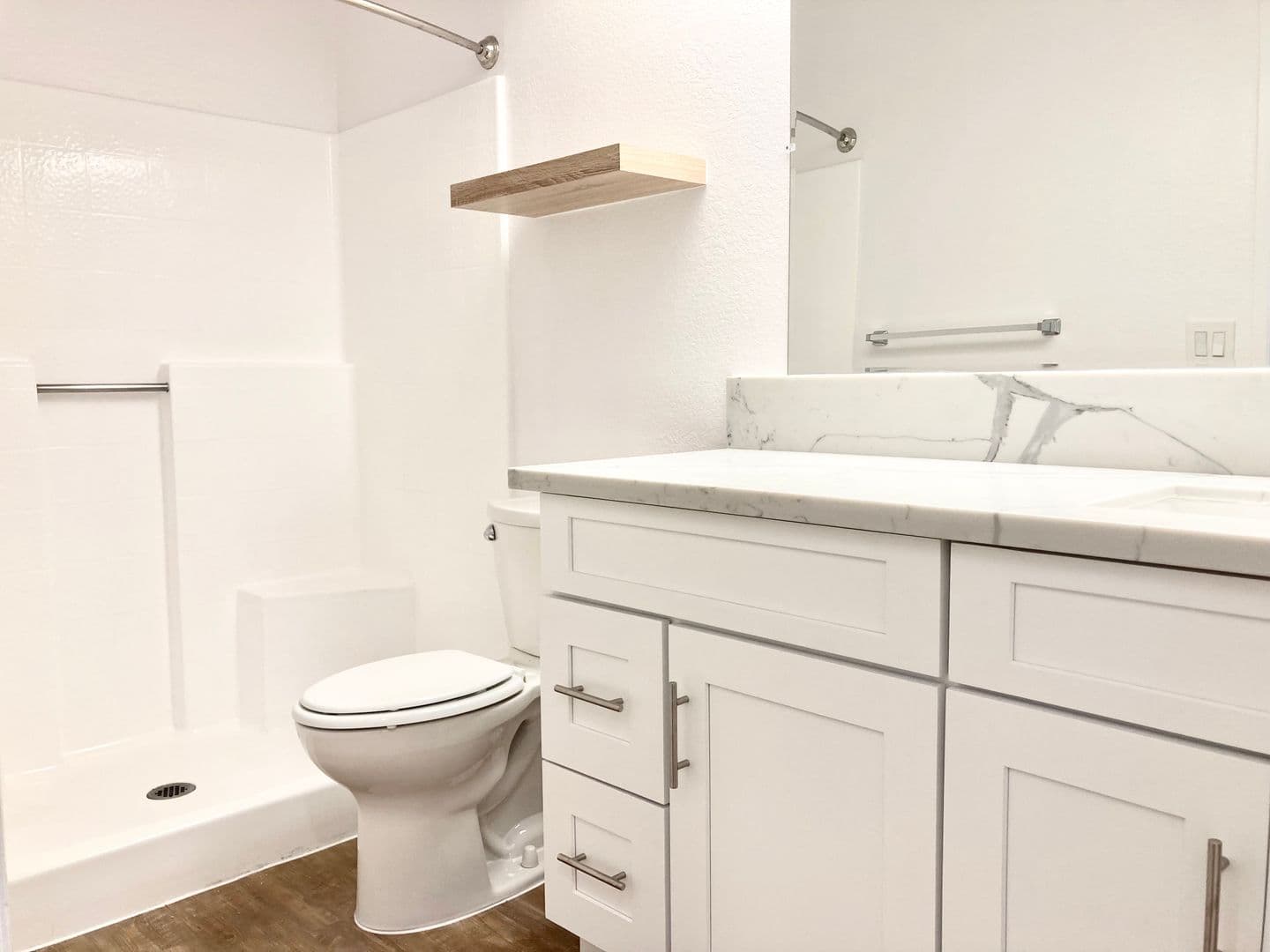 W. Los Angeles Apartment: 1550 Amherst Avenue