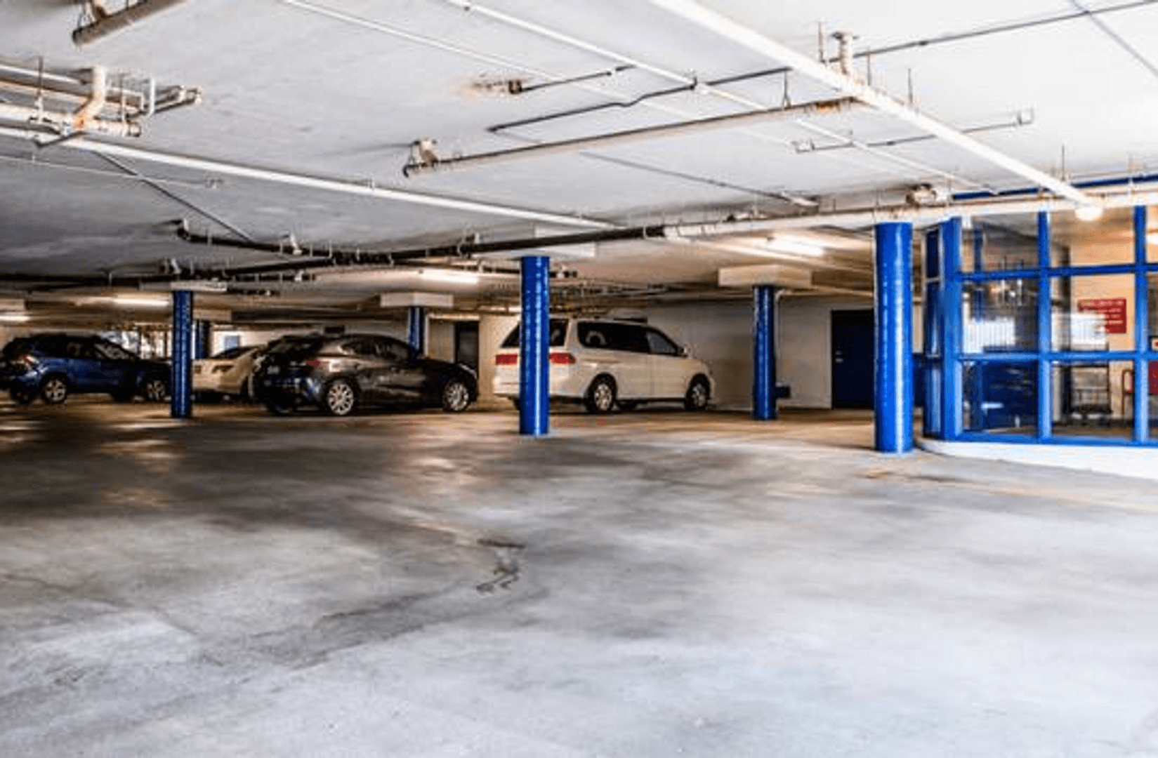 W. Los Angeles Apartment: 1550 Amherst Avenue