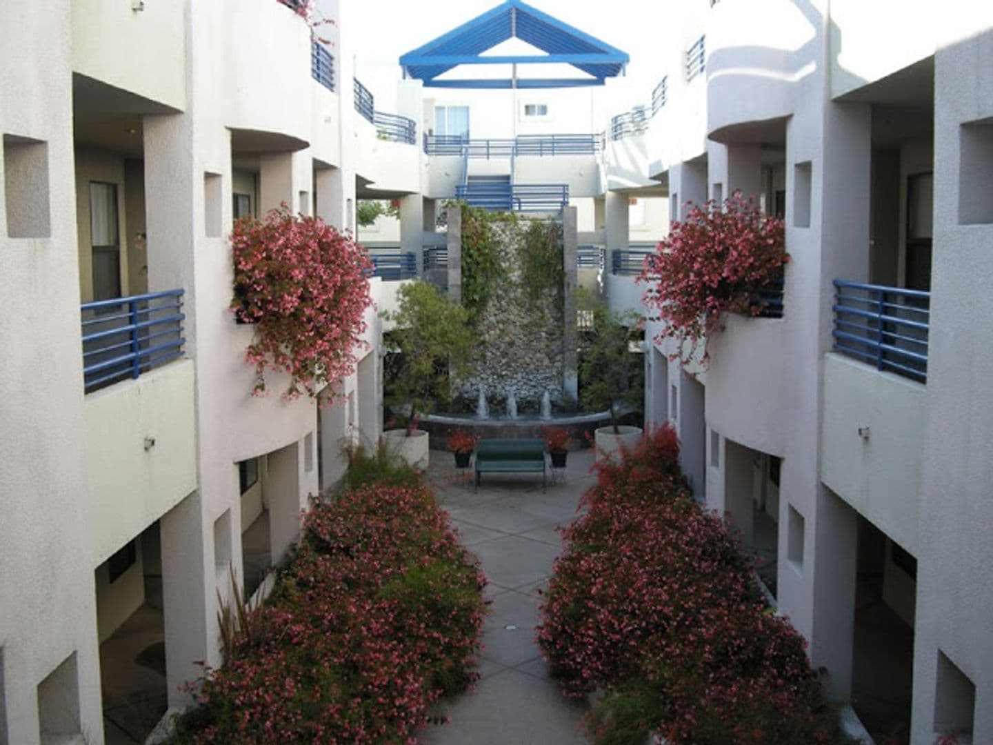 W. Los Angeles Apartment: 1550 Amherst Avenue