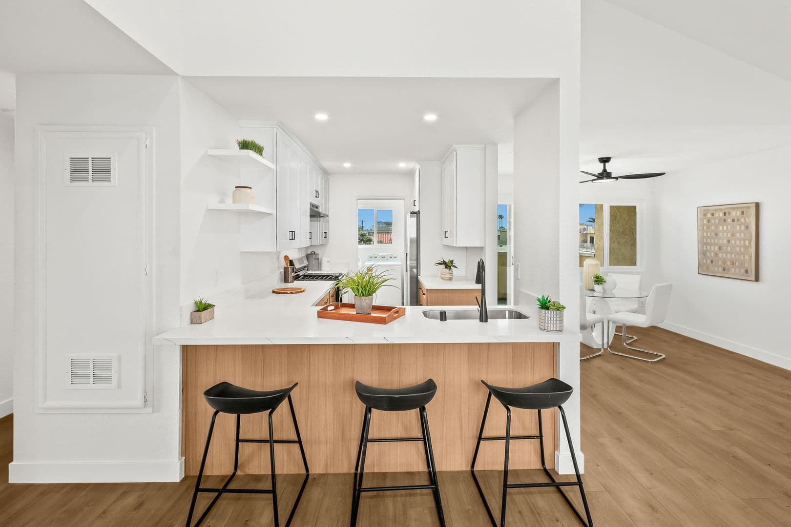 Imperial Beach Condo: 152 Evergreen Avenue
