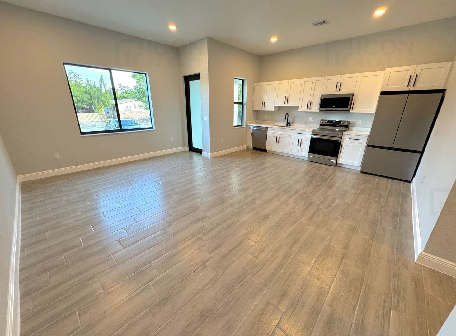 Fort Lauderdale Multiplex: 1845-1847 SW 44th Terrace - 1847