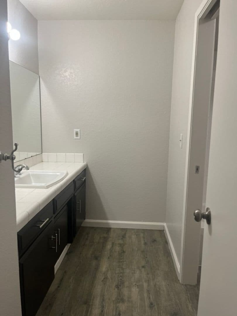 BAKERSFIELD Apartment: 1044 McDONALD WAY, units A-D