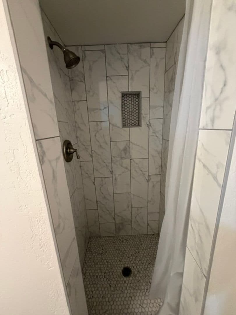 BAKERSFIELD Apartment: 2208 COURTLEIGH DR.  #A - #D