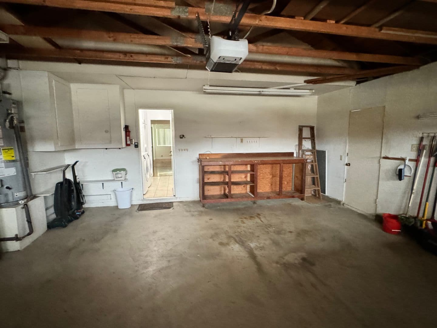 Ventura House: 6630 Sora St,