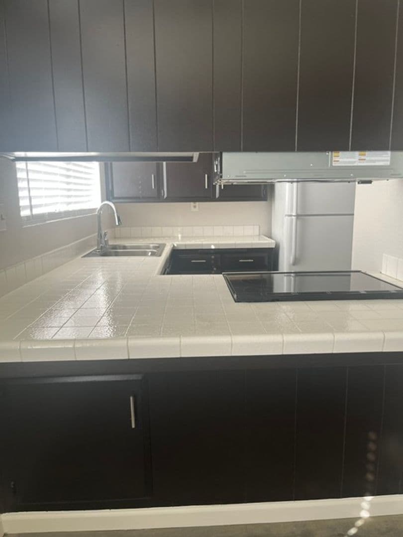 BAKERSFIELD Apartment: 1044 McDONALD WAY, units A-D