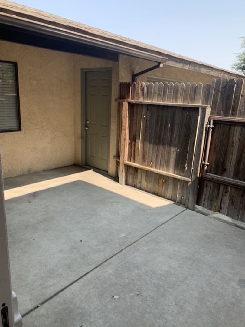 Bakersfield, Apartment: 817 Quail Ln. Lot 11  (#15-#17)