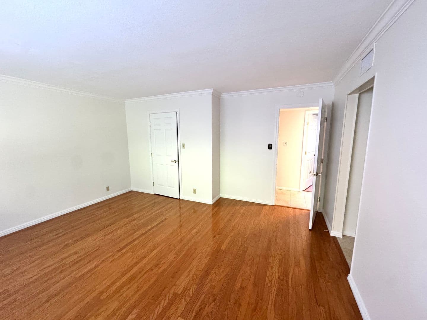 Ventura House: 246 Grandridge Court
