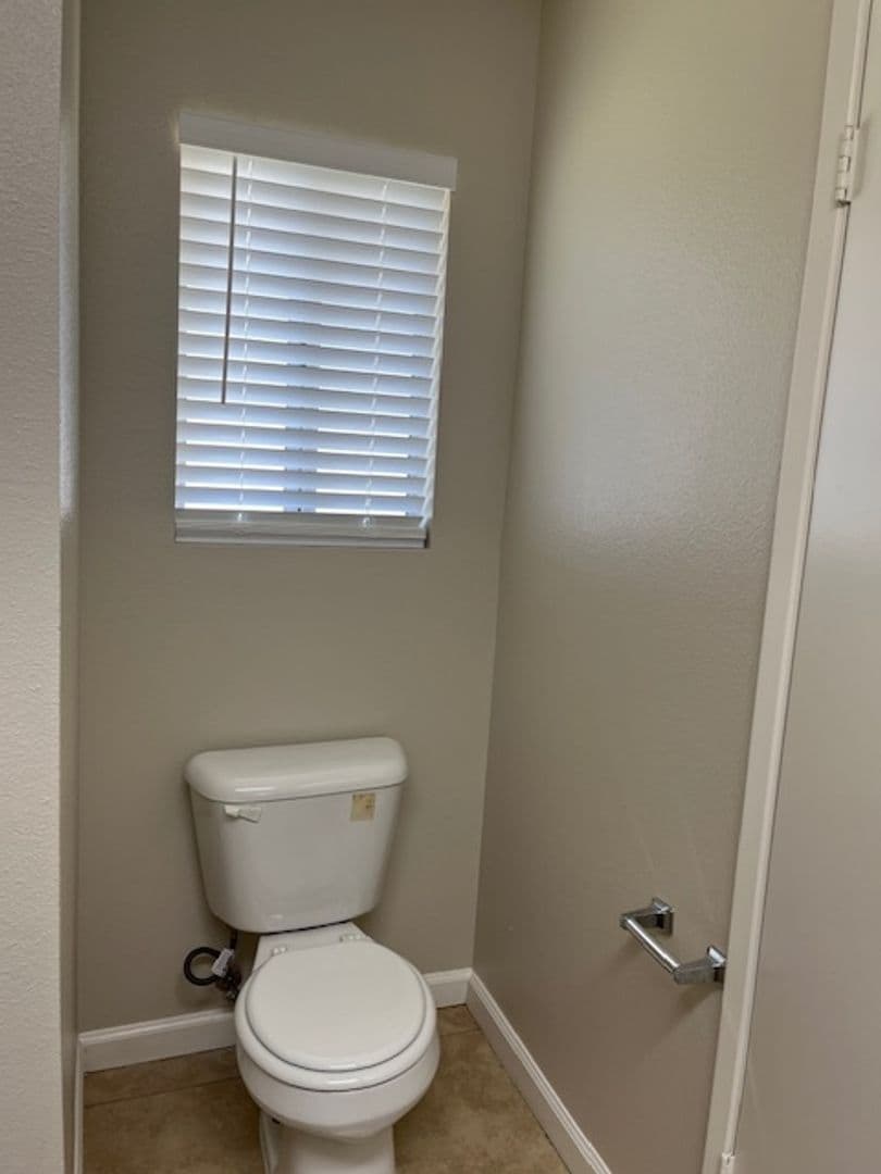 BAKERSFIELD Apartment: 3018 GOSFORD ROAD, units A-D