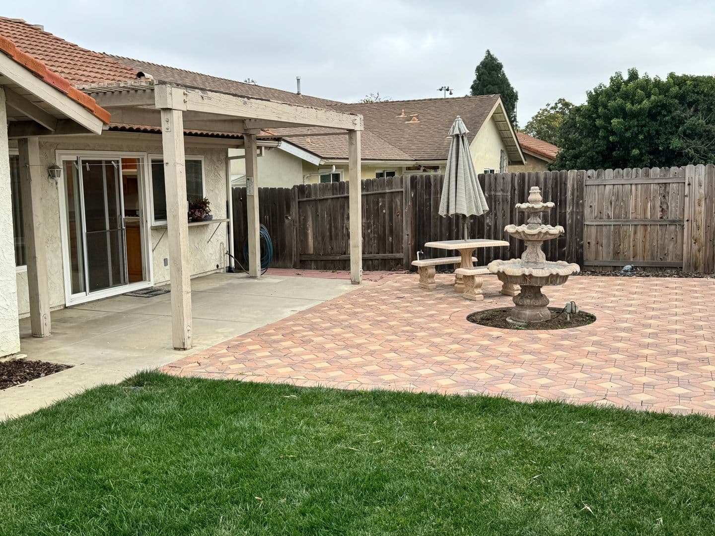 Ventura House: 6630 Sora St,