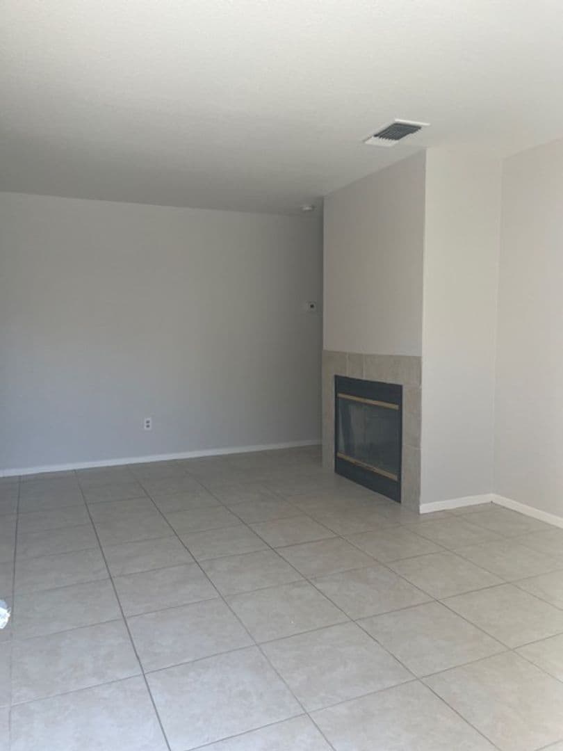 Bakersfield, Apartment: 3106 Brookside Dr.