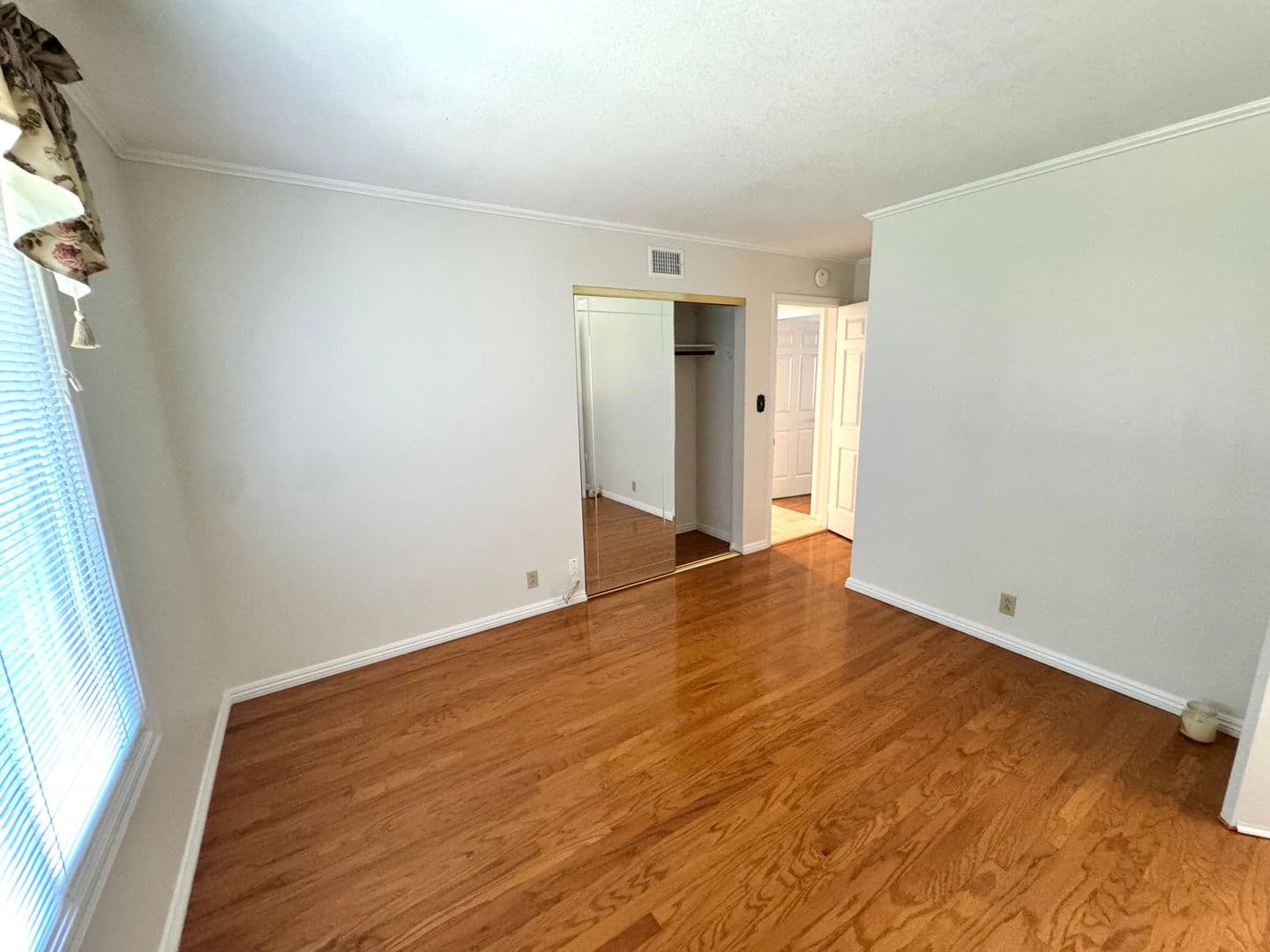 Ventura House: 246 Grandridge Court