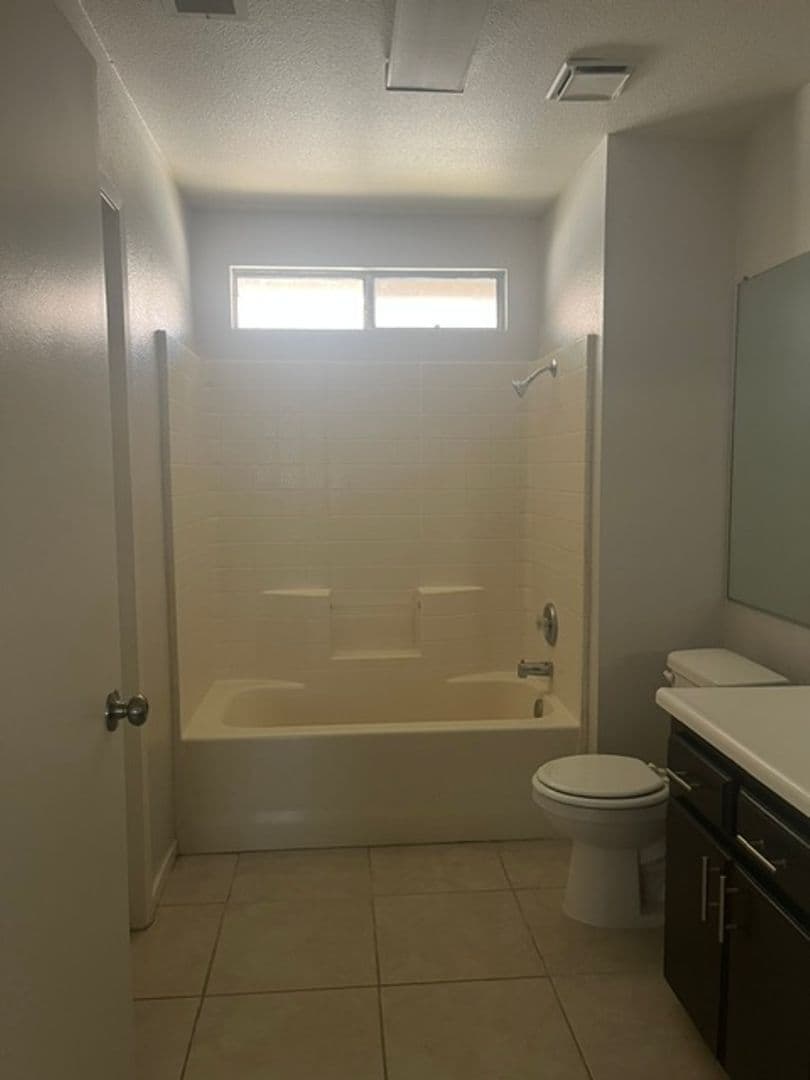 Bakersfield, Apartment: 3106 Brookside Dr.