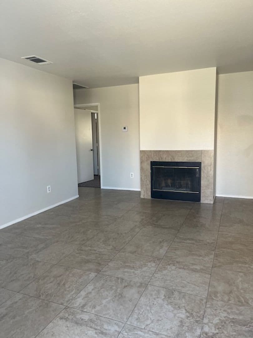 Bakersfield, Apartment: 3112 Brookfield Loop