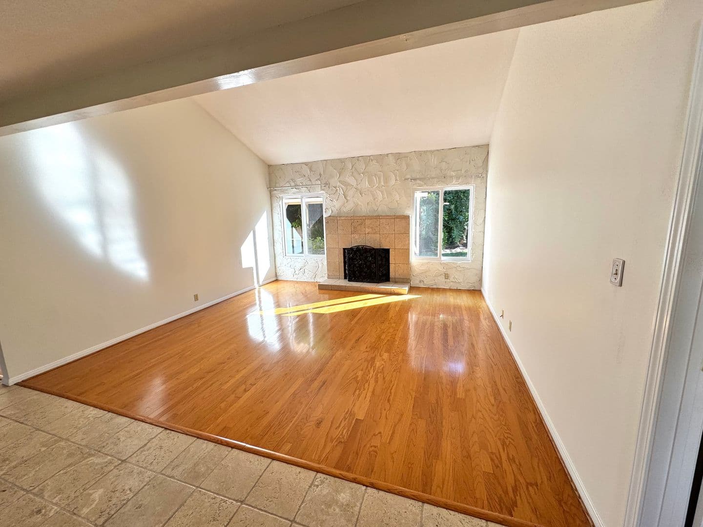 Ventura House: 246 Grandridge Court
