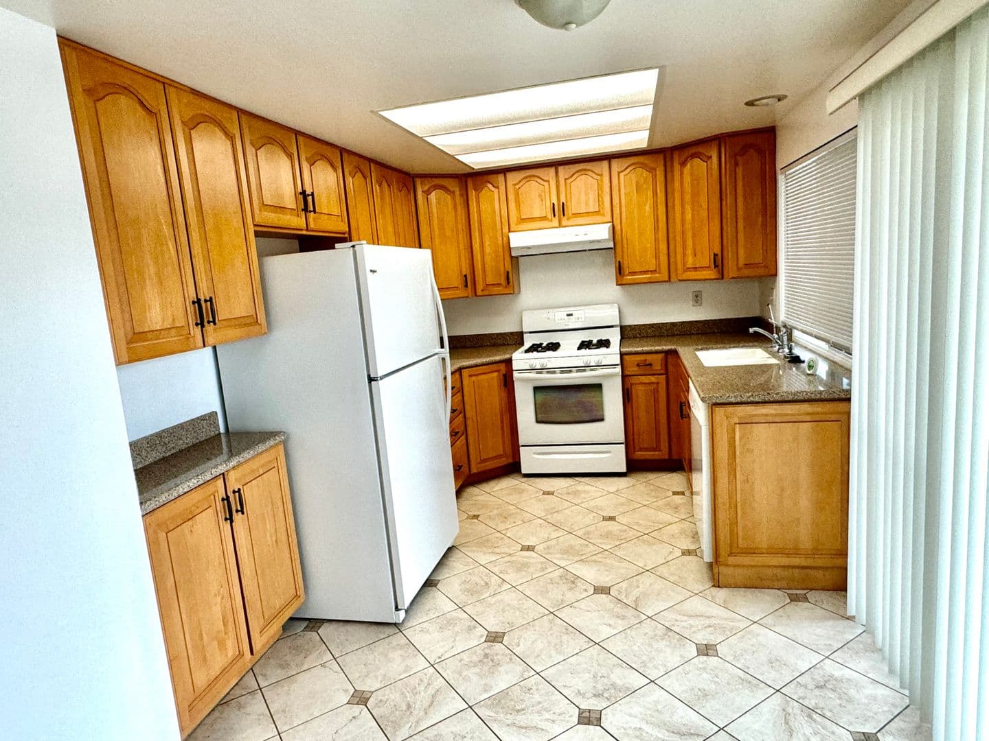 Ventura House: 6630 Sora St,