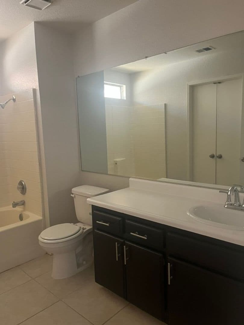 Bakersfield, Apartment: 3106 Brookside Dr.