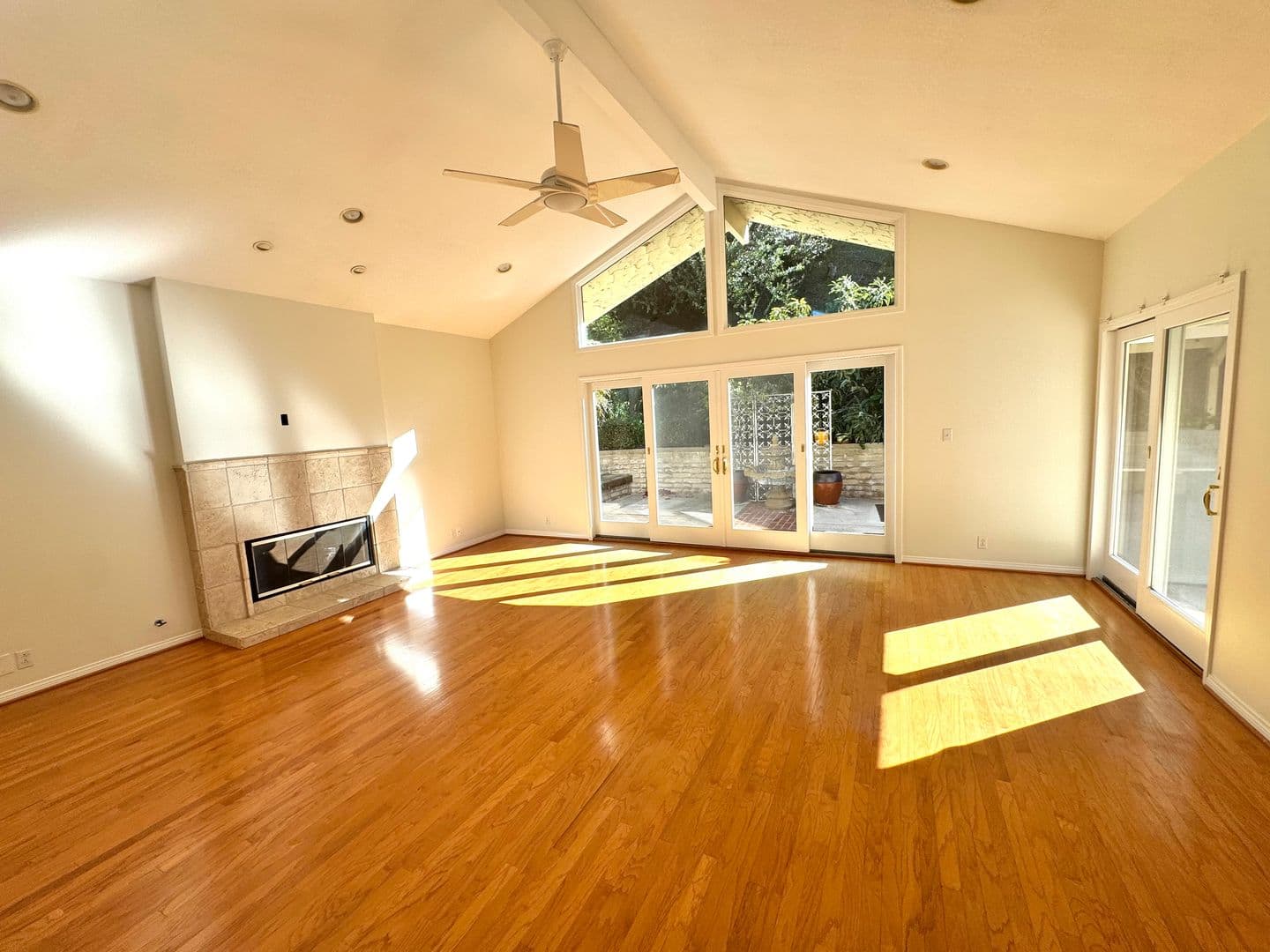 Ventura House: 246 Grandridge Court