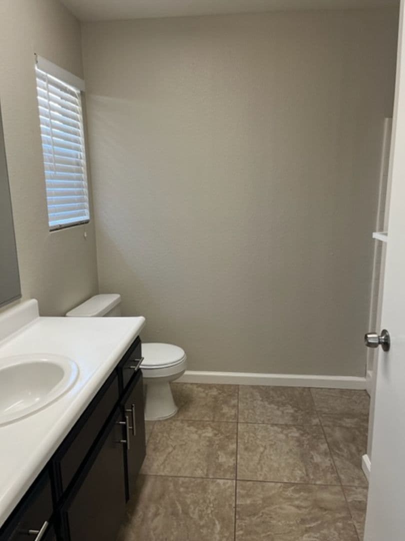 Bakersfield, Apartment: 3210 Brookfield Loop - 3210-D