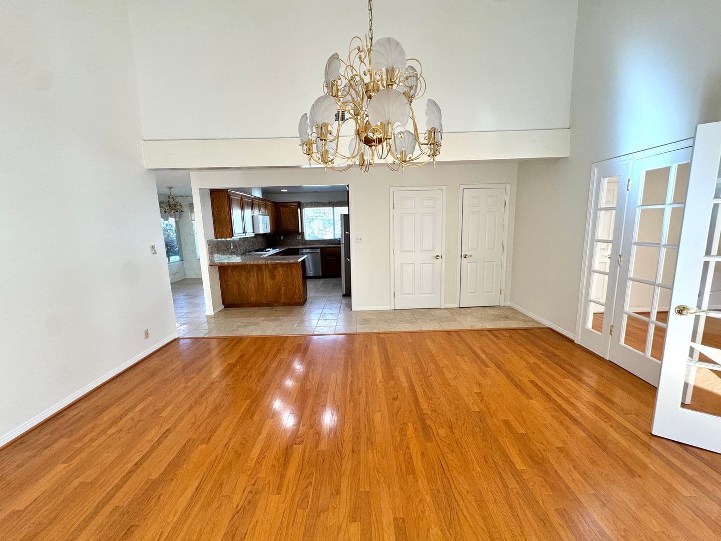 Ventura House: 246 Grandridge Court